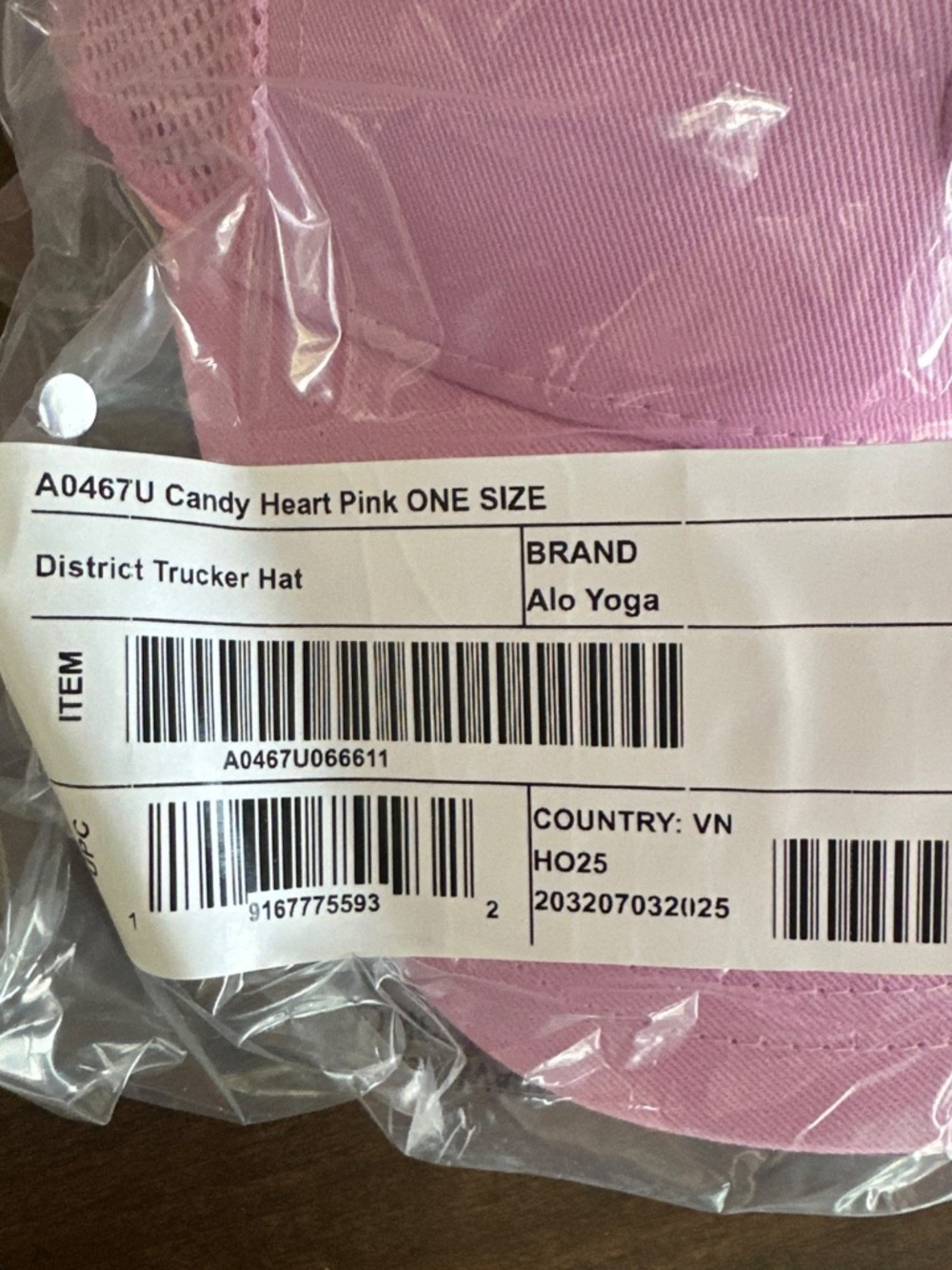 Alo Yoga District Trucker Hat Candy Heart Pink Unixes NEW $74 - Picture 3 of 4